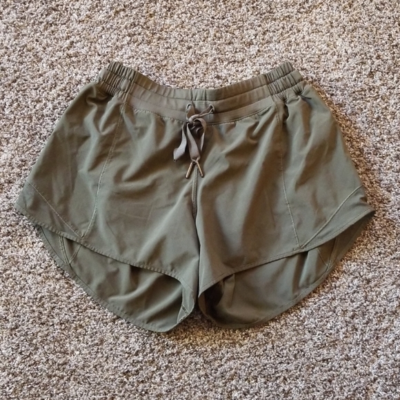 lululemon athletica Pants - 8 lululemon hotty hot shorts